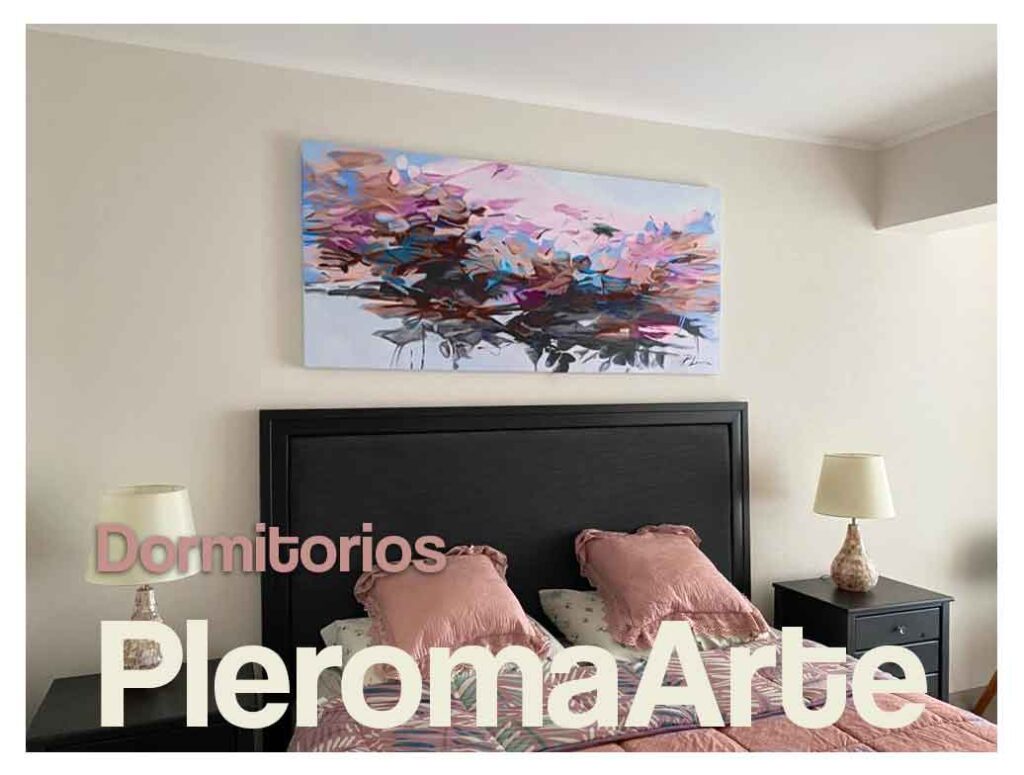 Observamos cuadros para dormitorios en colores pasteles y se aprecia el logo de la galería de arte decorarte de pleroma arte