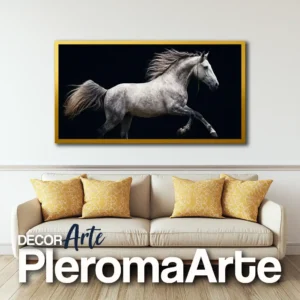Pleroma Arte – Venta de cuadros de caballos Luz de Libertad con marco dorado, resaltando su elegancia y fuerza.