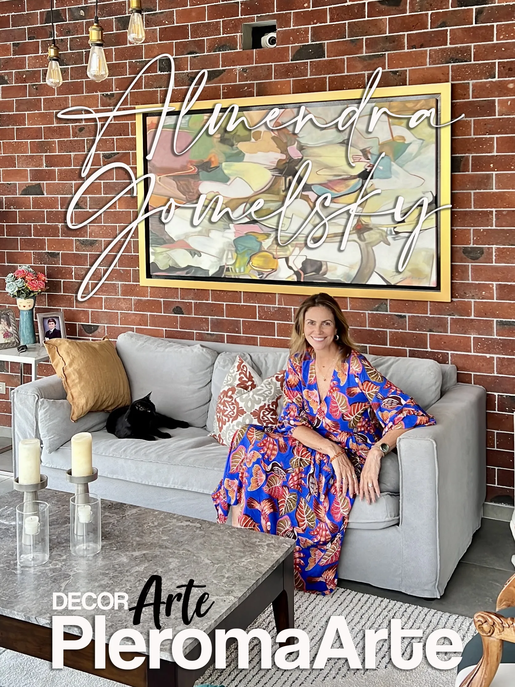 Famosa actriz y conductora de televisión internacional Almendra Gomelsky posando junto a un cuadro original creado en Pleroma Arte galería de Arte.